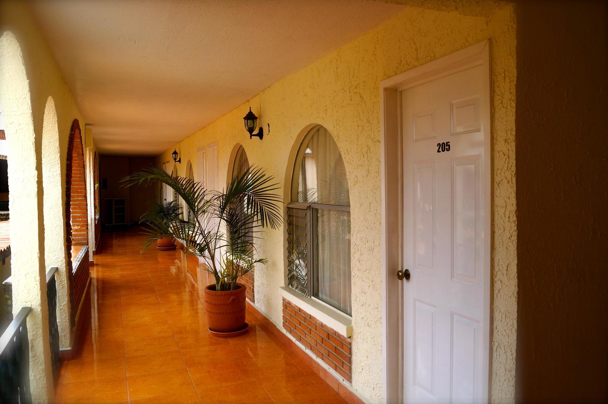 Hotel & Suites Villa Del Sol Morelia Eksteriør bilde